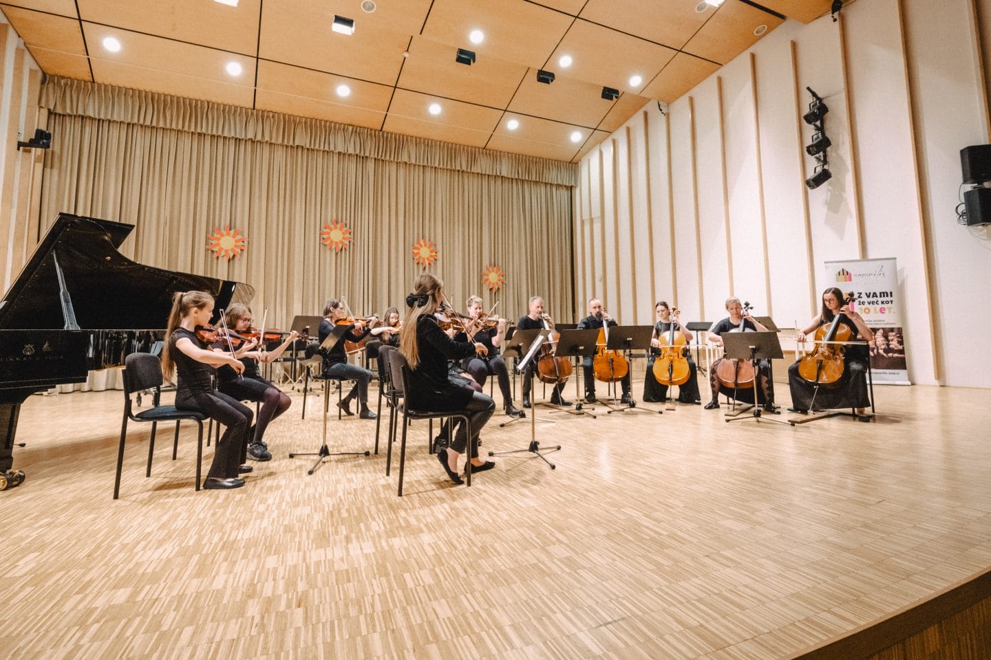 🎻 Vpis na violino in violončelo – zakaj so godala odlična izbira za otroke med 6. in 10. letom?